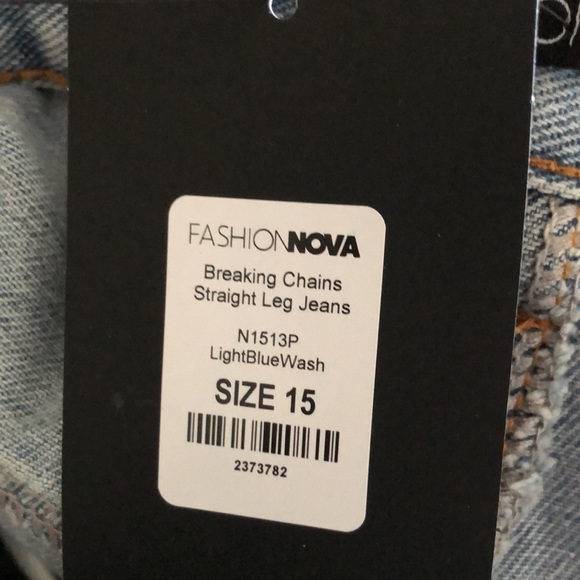 FashionNova Breaking Chains Straight Leg Jeans - Picture 13 of 13